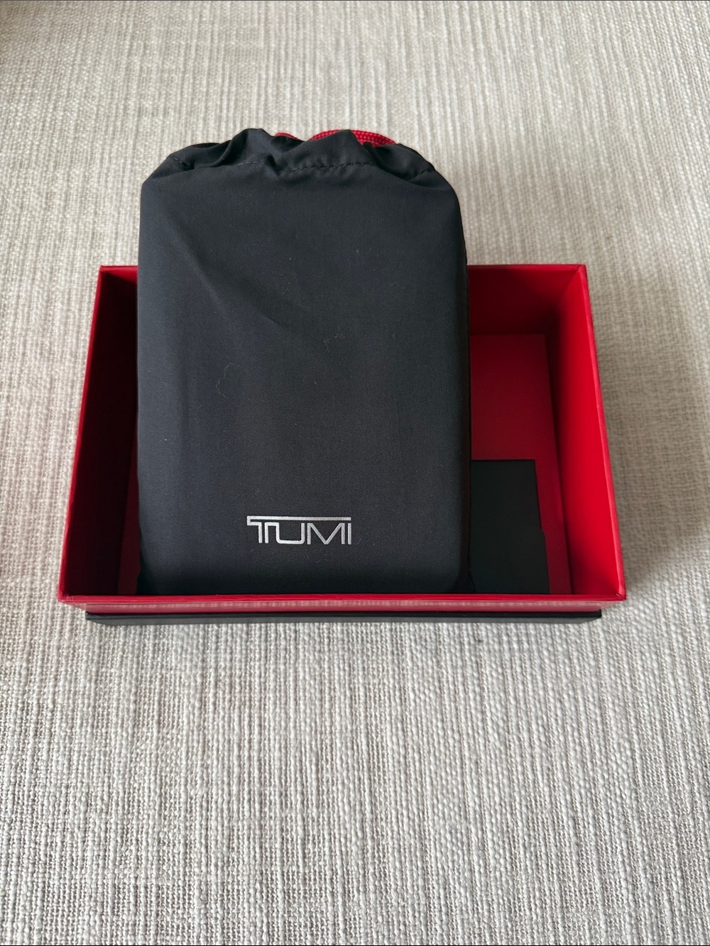 NWT Baby Pink Tumi Passport Holder - Picture 3 of 5